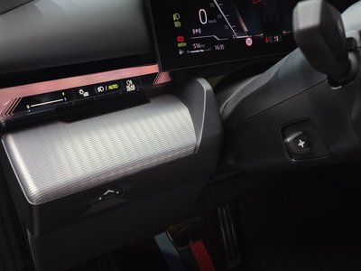 2025 BMW 5 SERIES thumbnail 24
