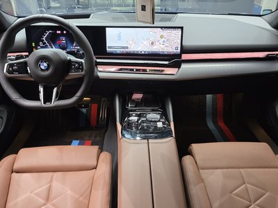 2025 BMW 5 SERIES 照片 5