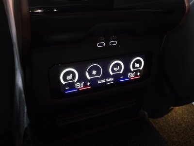 2025 BMW 5 SERIES thumbnail 27