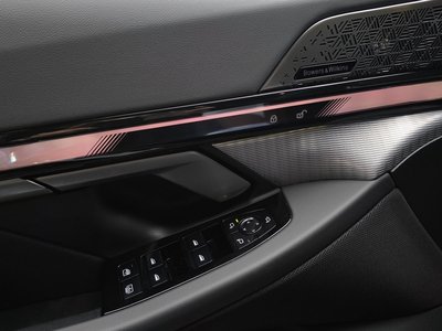 2025 BMW 5 SERIES thumbnail 23