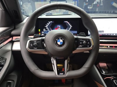 2025 BMW 5 SERIES thumbnail 19