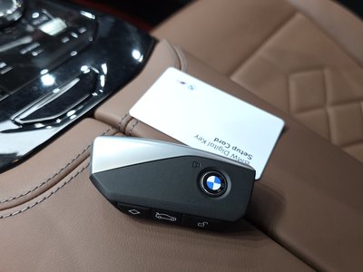 2025 BMW 5 SERIES thumbnail 28