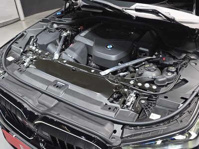 2025 BMW 5 SERIES 照片 7