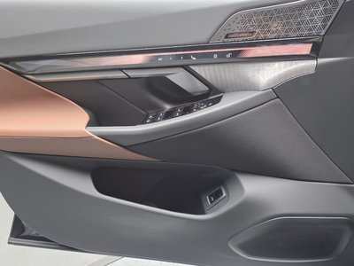 2025 BMW 5 SERIES thumbnail 14