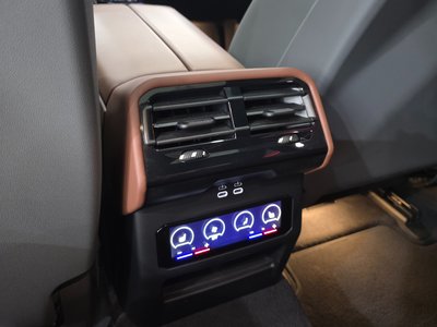 2025 BMW 5 SERIES 缩略图 13