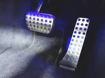 MERCEDES-BENZ E-CLASS - 9