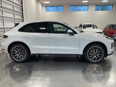 PORSCHE MACAN - 9
