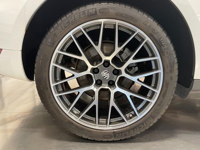 PORSCHE MACAN - 6
