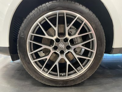 PORSCHE MACAN - 7