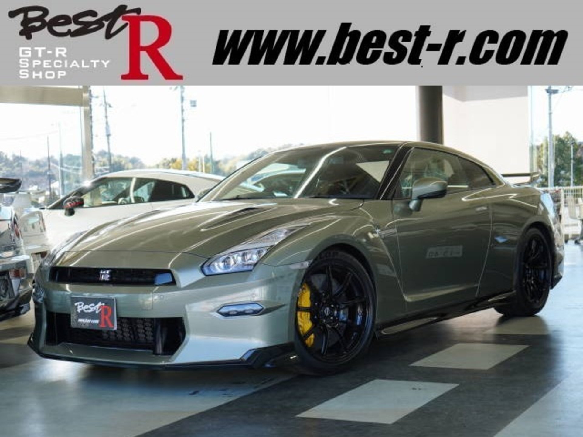 NISSAN GT-R - View 1