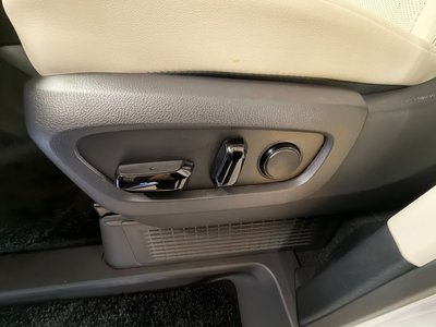 صورة مصغرة 23 لـ 2024 Lexus LM