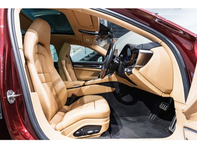 PORSCHE PANAMERA - 3