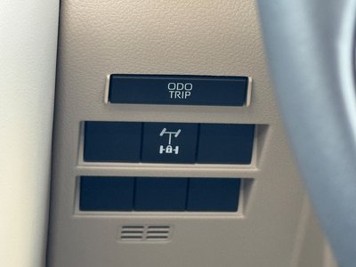 TOYOTA LAND CRUISER 300 - 8