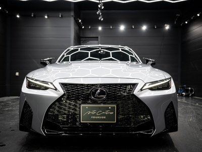 صورة 1 لـ 2023 Lexus IS