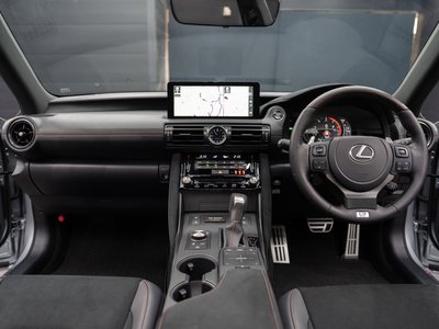 صورة 2 لـ 2023 Lexus IS