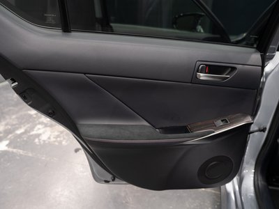 صورة مصغرة 47 لـ 2023 Lexus IS