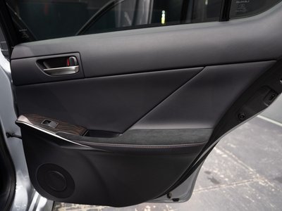صورة مصغرة 45 لـ 2023 Lexus IS