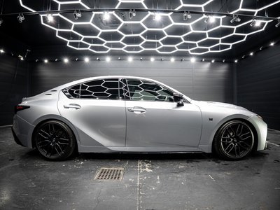 صورة مصغرة 31 لـ 2023 Lexus IS