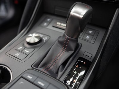 صورة مصغرة 38 لـ 2023 Lexus IS