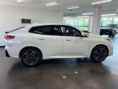 2025 BMW X2 thumbnail 13