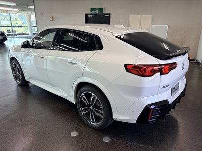 2025 BMW X2 photo 8