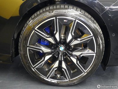 BMW I7 - 6