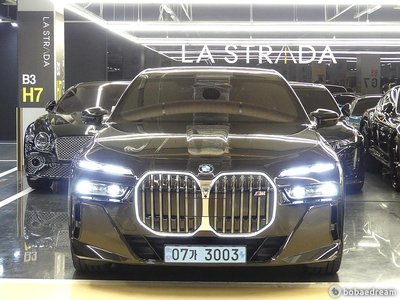 BMW I7 - 1