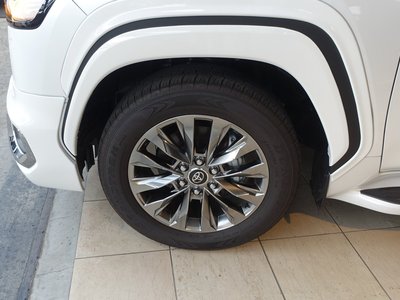 صورة مصغرة 31 لـ 2024 Toyota LAND CRUISER 300