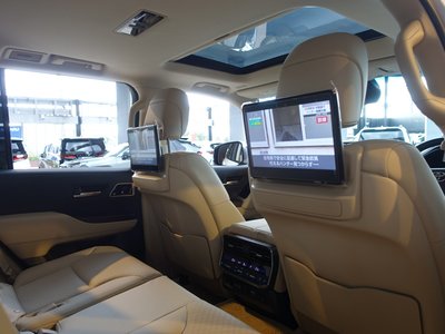 صورة مصغرة 77 لـ 2024 Toyota LAND CRUISER 300