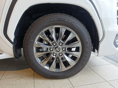 صورة مصغرة 36 لـ 2024 Toyota LAND CRUISER 300