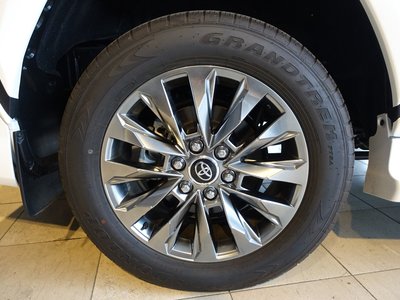 صورة مصغرة 35 لـ 2024 Toyota LAND CRUISER 300