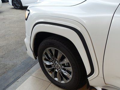 صورة مصغرة 33 لـ 2024 Toyota LAND CRUISER 300