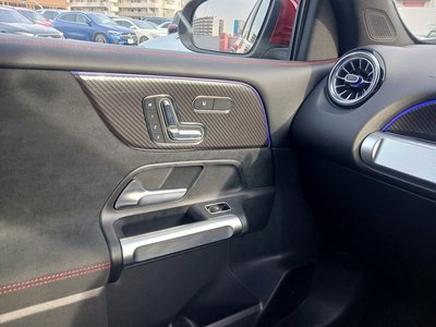 MERCEDES-BENZ GLB AMG - 10