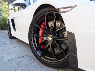 PORSCHE 718 SPYDER - 5