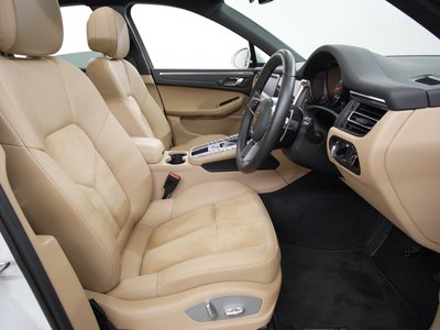 PORSCHE MACAN - 8