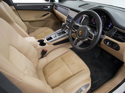 PORSCHE MACAN - 5