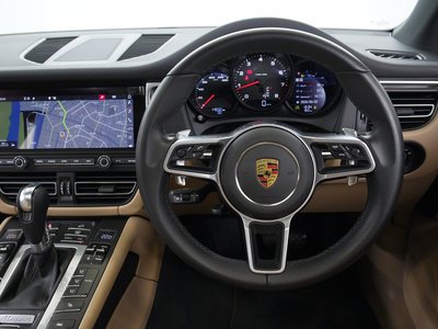 PORSCHE MACAN - 7