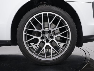 PORSCHE MACAN - 4