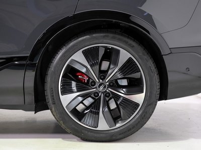 AUDI Q6 E-TRON - 8