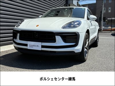 PORSCHE MACAN - 1