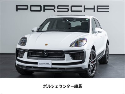 PORSCHE MACAN - 1
