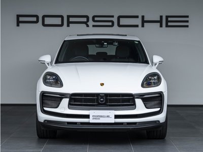 PORSCHE MACAN - 4