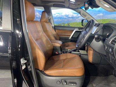 TOYOTA LAND CRUISER PRADO - 9