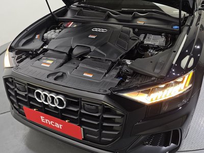 AUDI Q8 - 7
