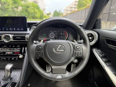 2022 Lexus IS — фото 9
