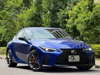 2022 Lexus IS — фото 2