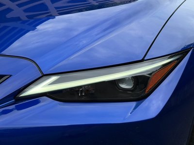 2022 Lexus IS — миниатюра 40