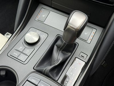2022 Lexus IS — миниатюра 17
