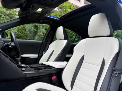 2022 Lexus IS — миниатюра 27