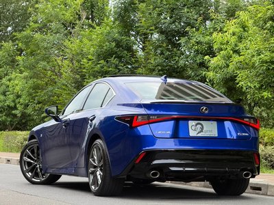 2022 Lexus IS — фото 4